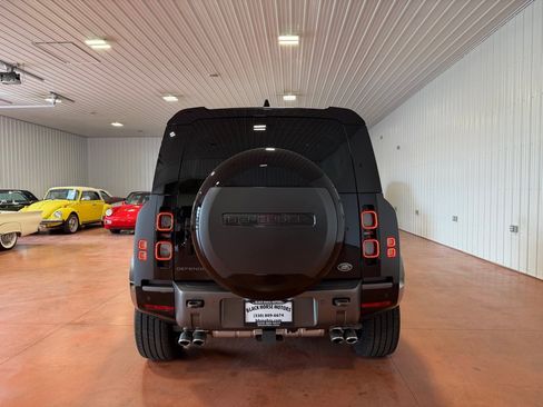 Used 2023 Land Rover Defender 110 image 8