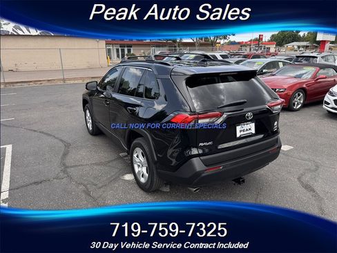 Used 2021 Toyota RAV4 XLE AWD/4WD image 5