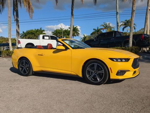 Used 2024 Ford Mustang Premium image 2