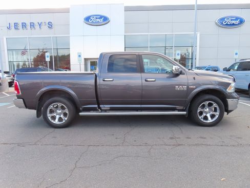 Used 2014 RAM 1500 Laramie w/ Convenience Group image 4