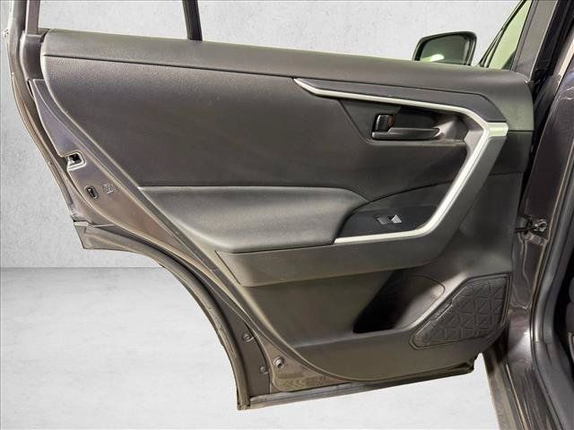 Used 2022 Toyota RAV4 LE FWD image 21