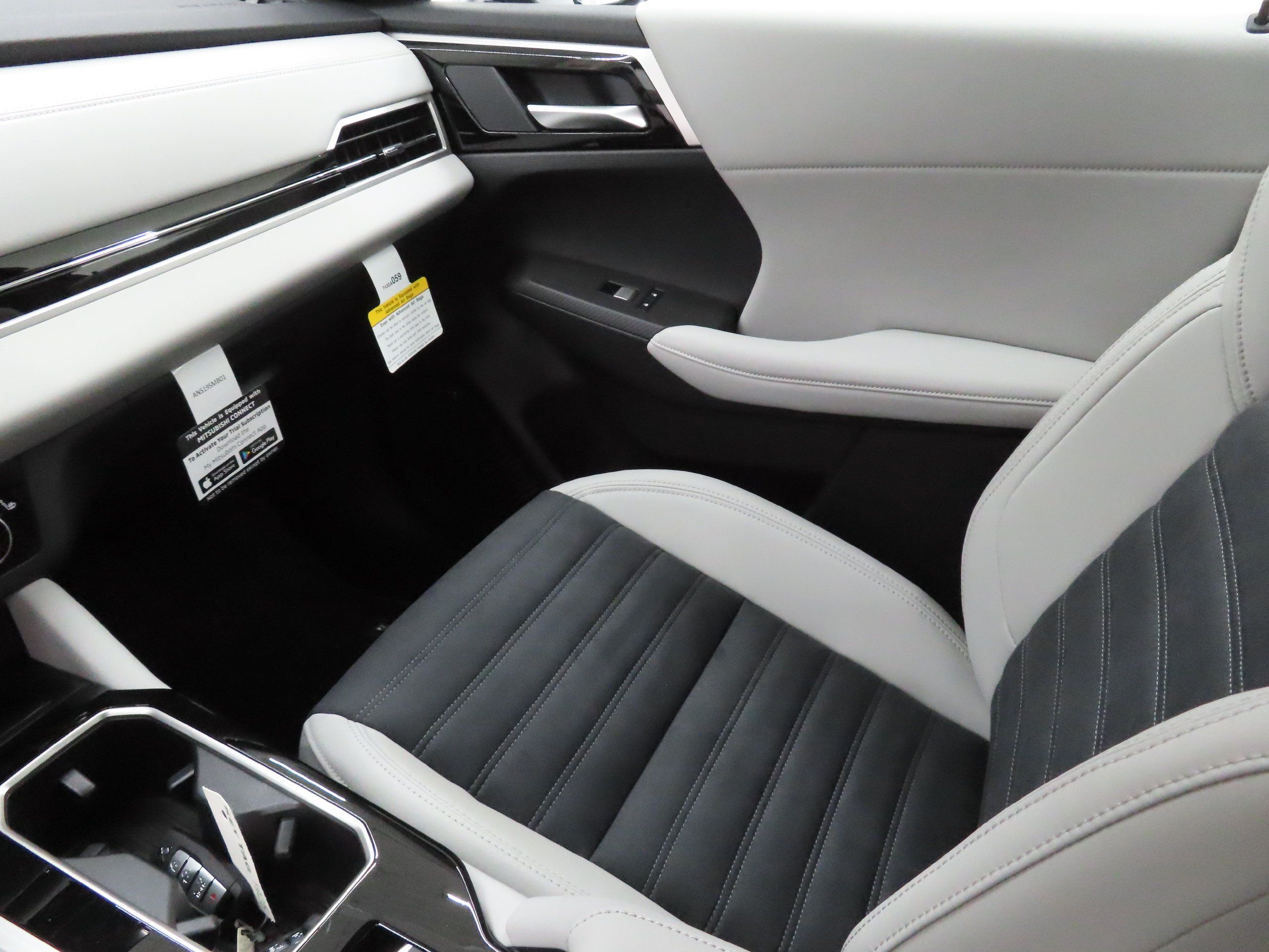 New 2026 Mitsubishi Outlander SE FWD image 19
