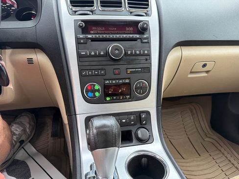 Used 2010 GMC Acadia SLT FWD image 18