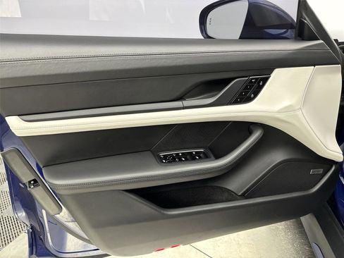 Used 2020 Porsche Taycan Turbo image 26