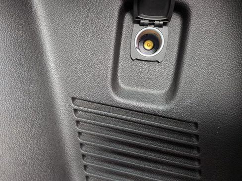Used 2021 Chevrolet Blazer LT FWD image 22