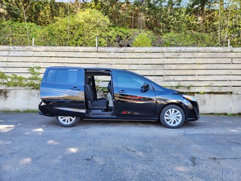 Used 2012 MAZDA MAZDA5 Sport FWD image 7