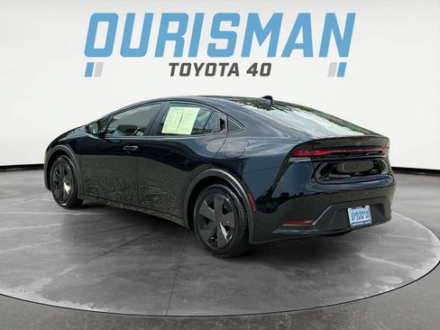 Used 2024 Toyota Prius LE FWD image 5
