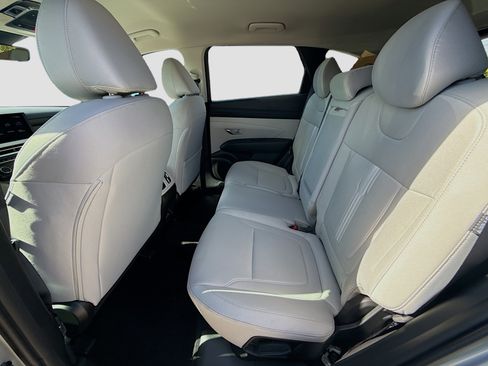 New 2026 Hyundai Tucson SEL image 18