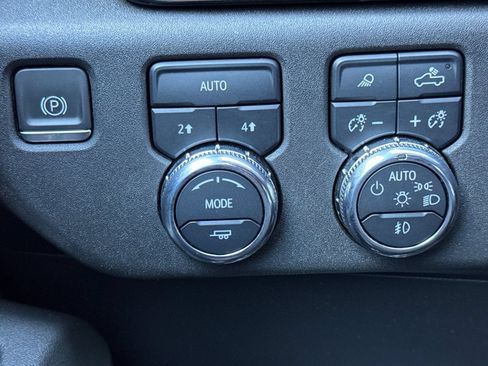 Used 2024 GMC Sierra 1500 SLT AWD/4WD image 42