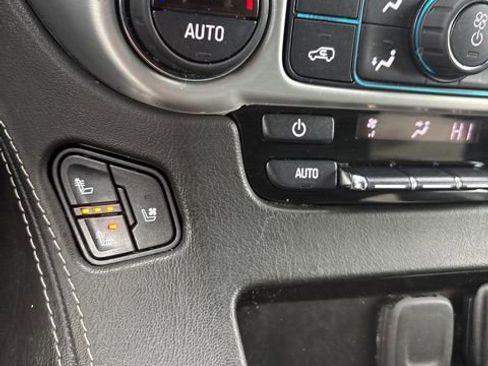 Used 2019 GMC Yukon XL SLT image 19