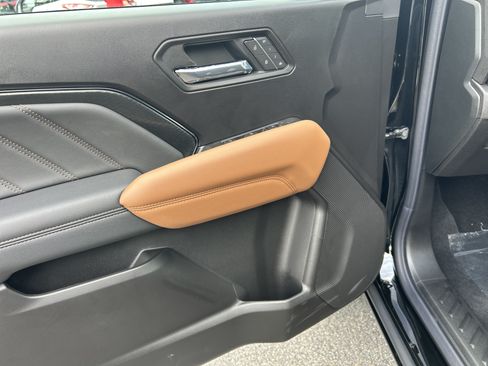 New 2026 GMC Canyon AT4 w/ Technology Plus Package AWD/4WD image 17
