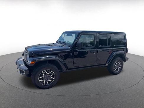 Used 2025 Jeep Wrangler Unlimited Sahara AWD/4WD image 7