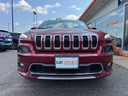 Used 2017 Jeep Cherokee Overland w/ Technology Group FWD image 2