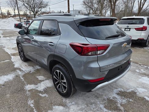 Used 2025 Chevrolet TrailBlazer LT w/ LT Cold Weather Package image 9