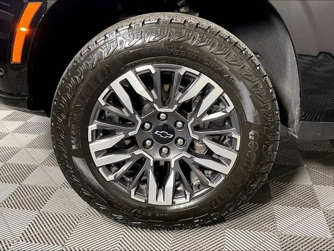 Used 2025 Chevrolet Tahoe Z71 AWD/4WD image 11
