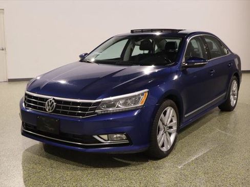 Used 2017 Volkswagen Passat 1.8T SEL Premium FWD image 4