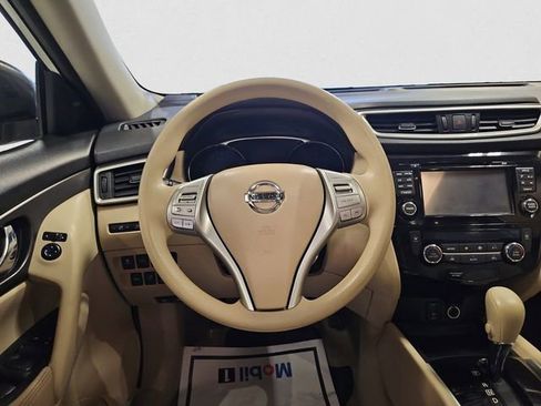 Used 2015 Nissan Rogue SV w/ SV Premium Package image 12