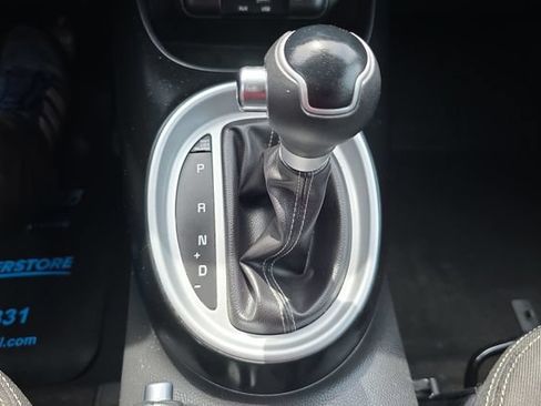 Used 2018 Kia Soul + FWD image 15