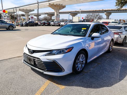 Used 2023 Toyota Camry LE image 1