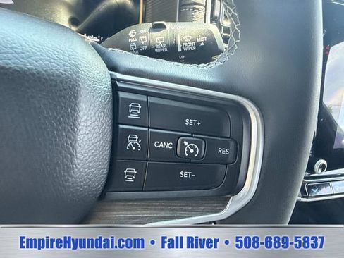 Used 2024 Jeep Wagoneer L Series II w/ Flexible Seating Group AWD/4WD image 31