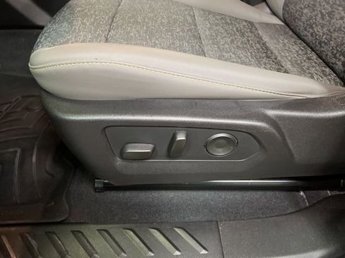 Used 2024 Chevrolet Colorado ZR2 w/ Technology Package image 51