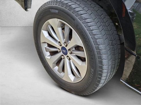 Used 2017 Ford F150 XL w/ Equipment Group 101A Mid image 9