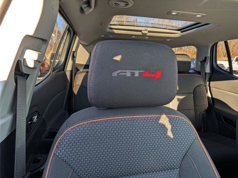 Used 2023 GMC Acadia AT4 image 19