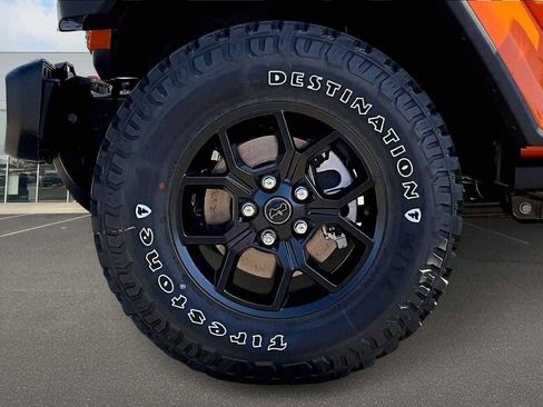 New 2025 Jeep Gladiator Sport image 9