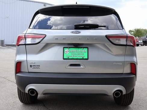 Used 2022 Ford Escape SE image 4