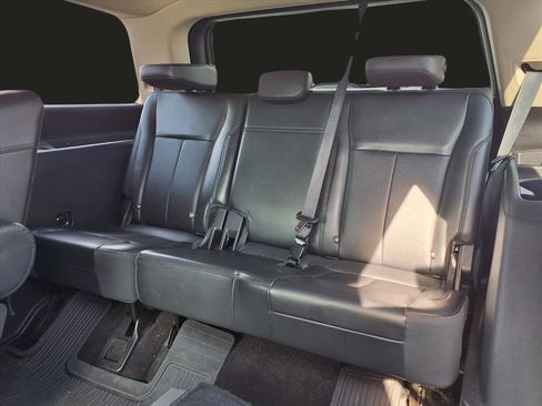 Used 2022 Ford Expedition XLT image 26