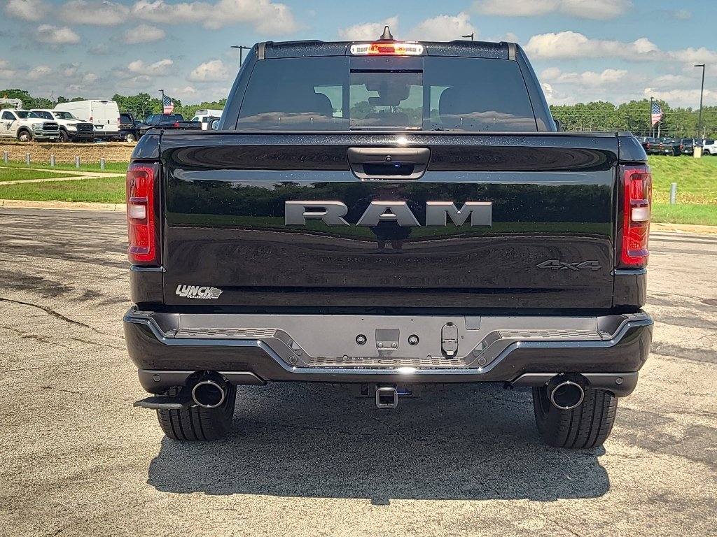 New 2026 RAM 1500 Express AWD/4WD image 3