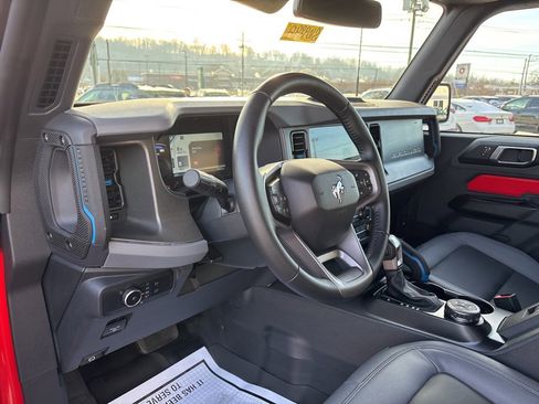 Used 2024 Ford Bronco Black Diamond w/ Sasquatch Package image 15