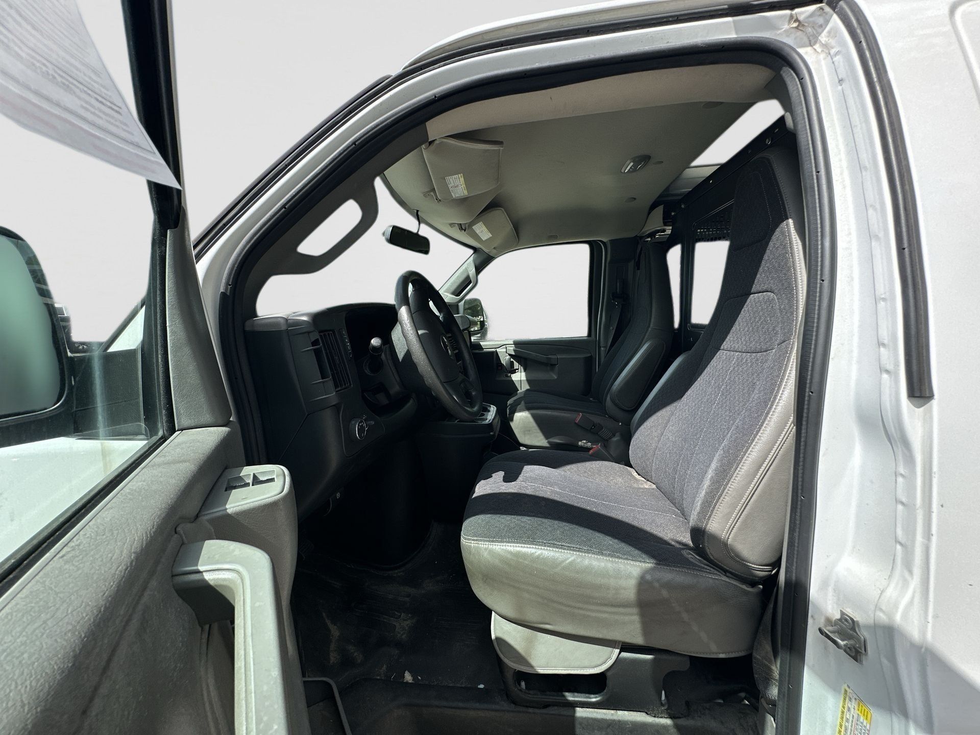 Used 2019 GMC Savana 2500 w/ Driver Convenience Package RWD image 2