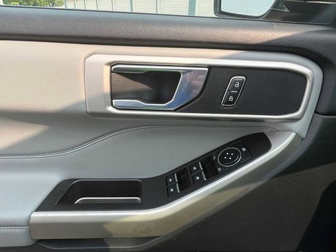 Used 2023 Ford Explorer XLT w/ Equipment Group 202A image 19