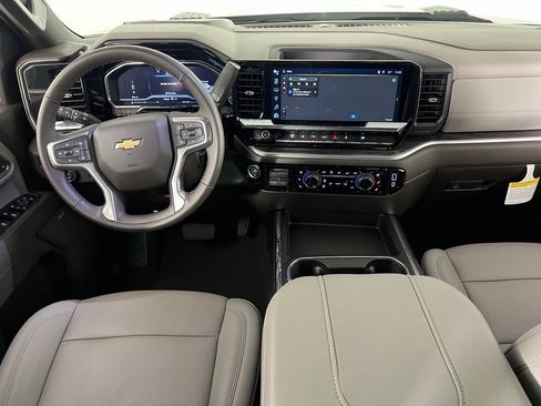 Used 2025 Chevrolet Silverado 3500 LTZ w/ LTZ Convenience Package image 12