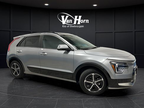 Used 2025 Kia Niro FWD image 1