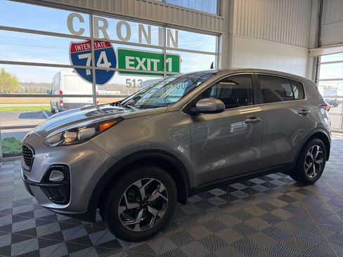 Used 2022 Kia Sportage LX AWD/4WD image 3