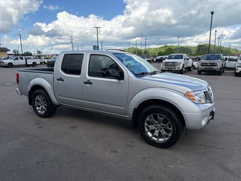 Used 2020 Nissan Frontier SV AWD/4WD image 3