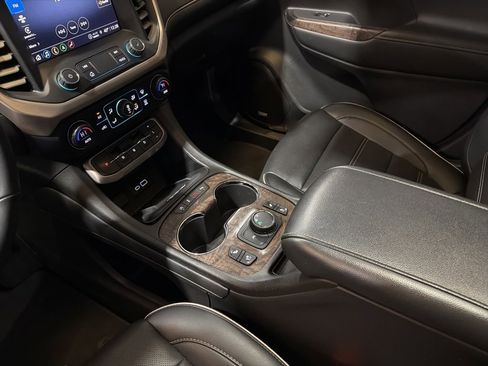 Used 2021 GMC Acadia Denali image 21