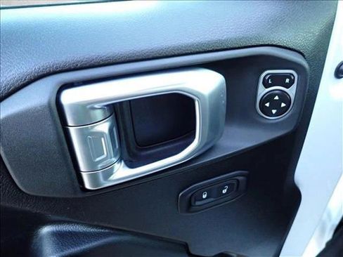 Used 2019 Jeep Wrangler Unlimited Rubicon AWD/4WD image 13