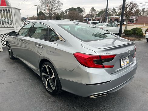 Used 2018 Honda Accord Sport image 5