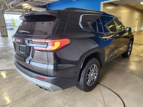 Certified 2025 GMC Acadia Elevation FWD image 4
