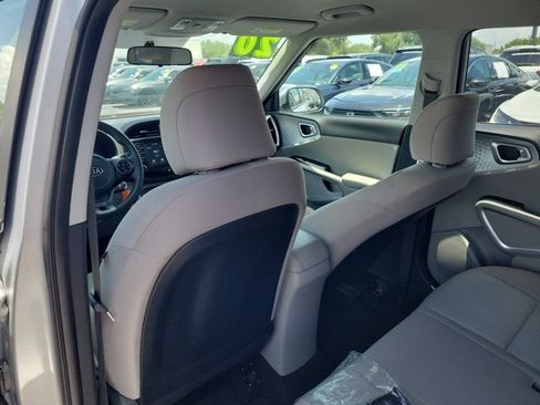 Used 2020 Kia Soul LX FWD image 12
