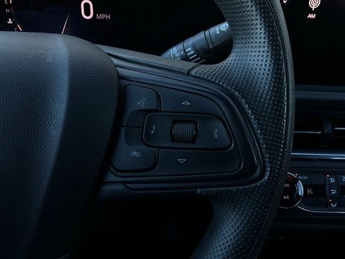 Used 2025 Buick Envista Preferred image 33