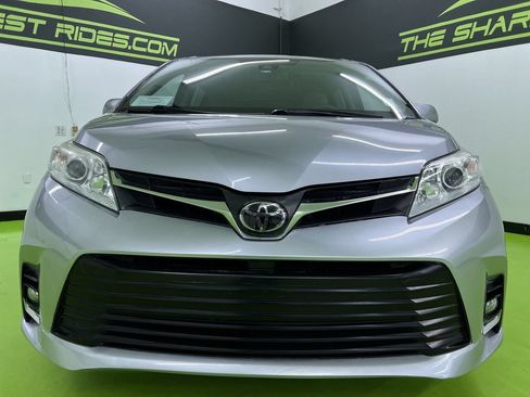 Used 2018 Toyota Sienna LE FWD image 3