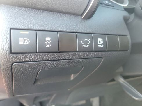 Used 2023 Toyota Camry LE image 28