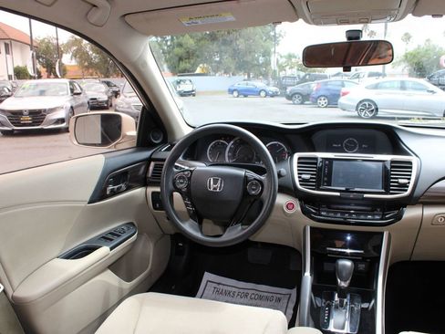 Used 2016 Honda Accord EX image 21