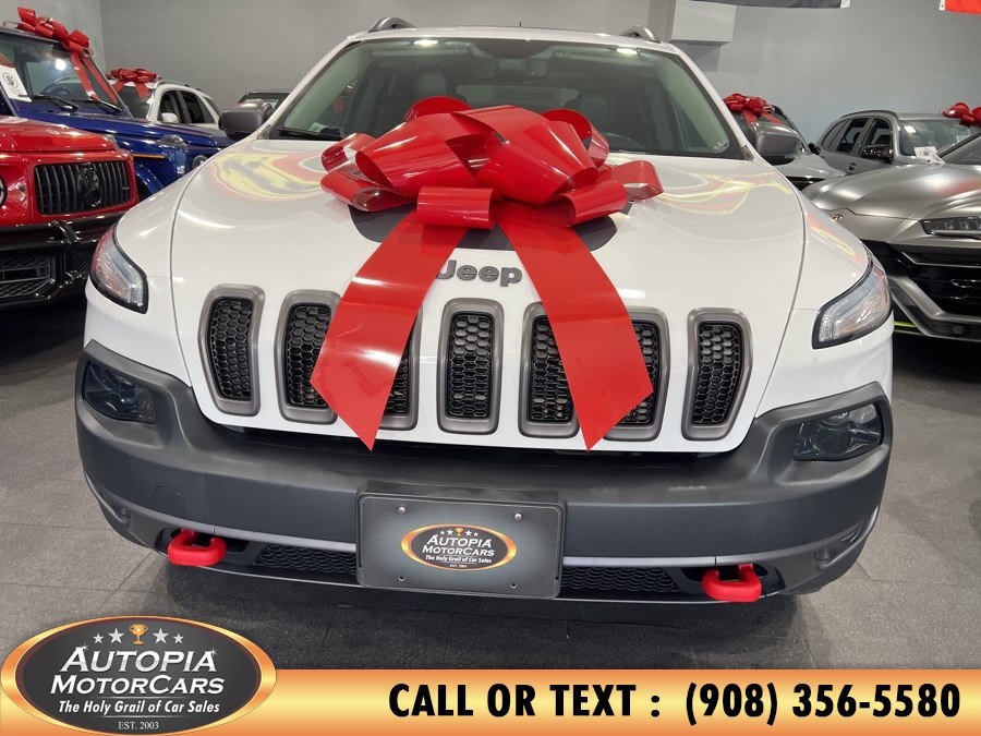 Used 2018 Jeep Cherokee Trailhawk AWD/4WD image 10
