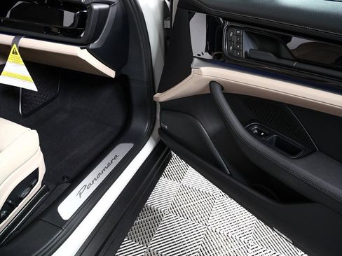 New 2026 Porsche Panamera image 26