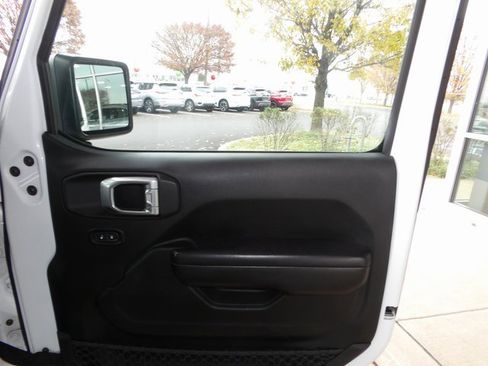 Used 2020 Jeep Wrangler Unlimited Freedom Edition image 21